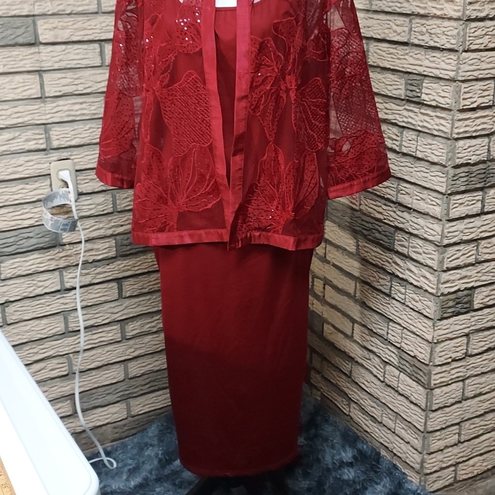 NWT Chicos Travelers Elegant Red Lace Overlay with Dress Cherry Color Sz 2 - Picture 2 of 15